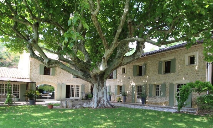 Sarrians Other | 18th century Provencal country house