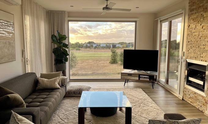 Connewarre House | “18th Retreat” at 13th Beach Golf Course (Barwon Heads)