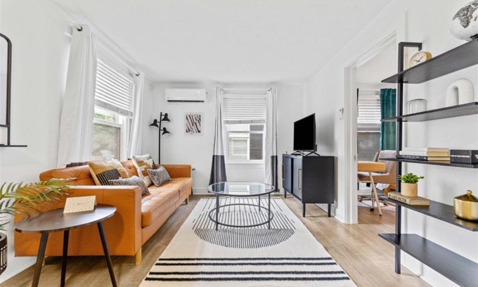 North End Apartment | 18th Street E