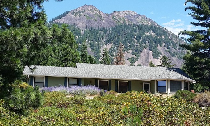 Mount Shasta House | 190-270/night for Country Elegance!