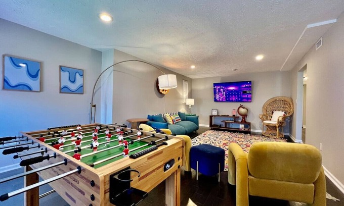 Monroe House | 190 Overbrook Drive · Swanky Swango's Dream Home by Jess