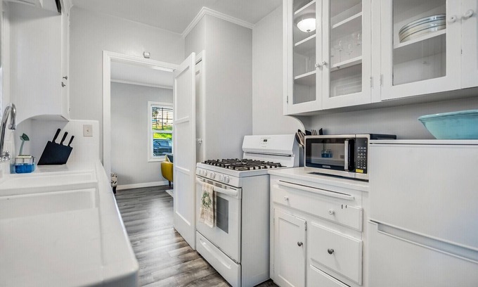 Bankers Hill House | 1920's Remodeled Craftsman Bungalow Little Italy