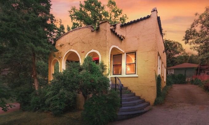Crestline Heights House | 1925 Charming Cozy Casita