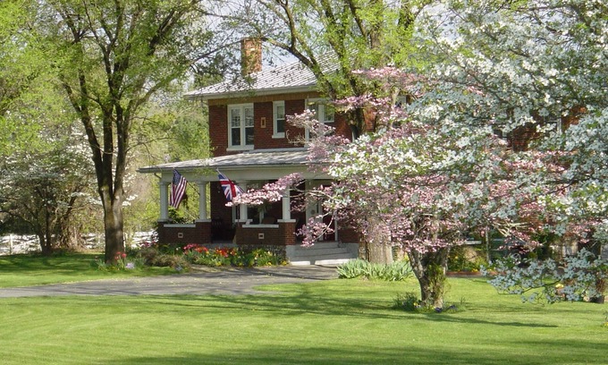 Lexington House | 1926 Guest House. 1/2 mile to Virginia Horse Ctr. 2 miles to VMI, W&L, Lex!