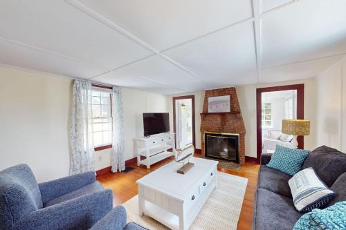Bass River House | 1930s Guest House