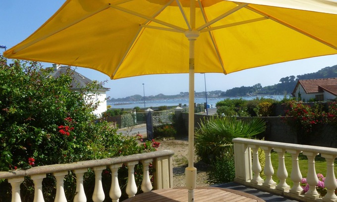 Plougasnou Villa | 1930s house by the sea for 6 or more people