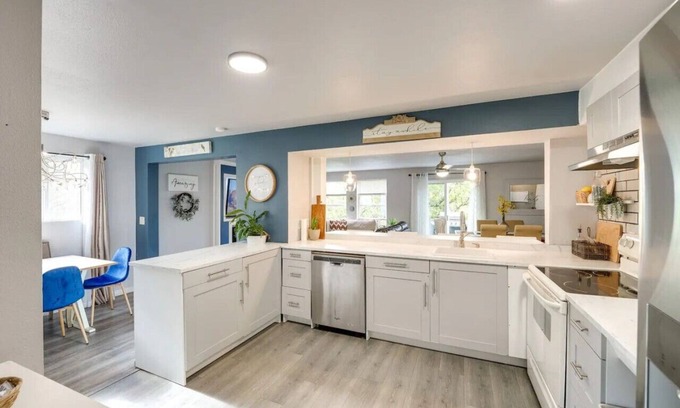 Mount Vernon Apartment | 198) Perfect for larger families + Hot Tub!