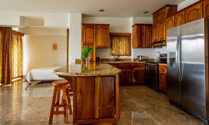 Naranjos Agrios Condo | 1B/1B POOL/SPECTACULAR LAKE ARENAL VIEWS!