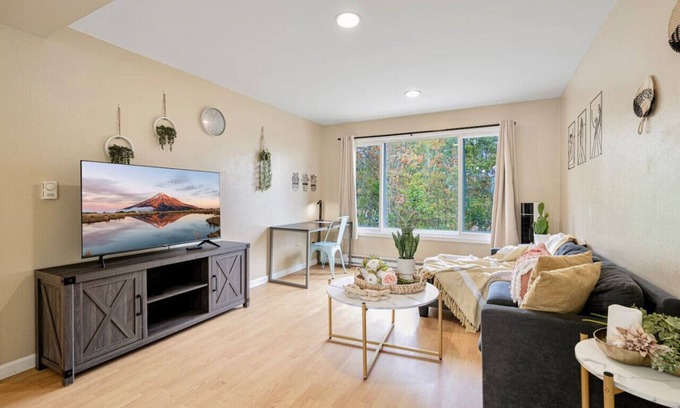 Highline Apartment | 1b1b Cute Apt @South Seattle close to airport