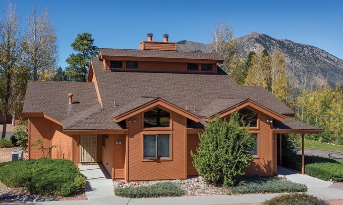 Flagstaff House | 1BD/Flagstaff w/Full Kitchen, W/D, Sleeper Sofa & Amazing Amenities!