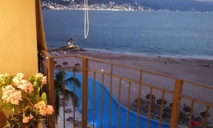 South Hotel Zone Condo | 1bd GrandVenetian Tower 2