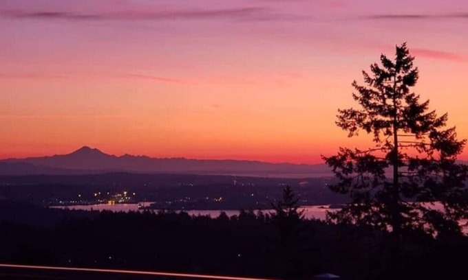 Colwood Condo | 1BD PALACE · Pacific View Suite
