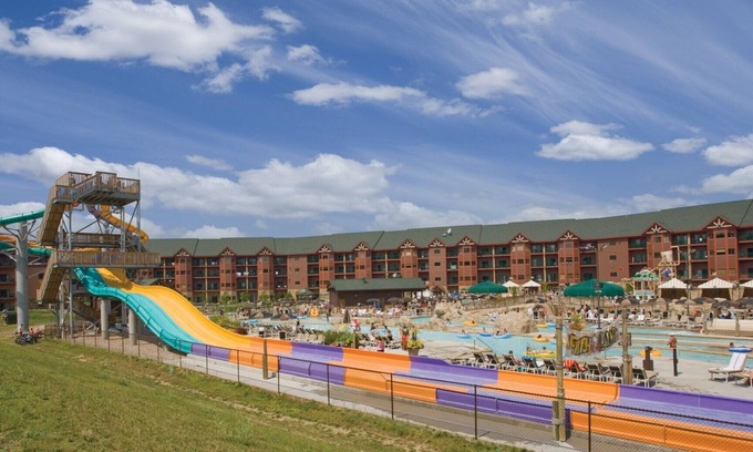 Lake Delton Condo | 1BD/Wisconsin Dells - Access to Water Parks!
