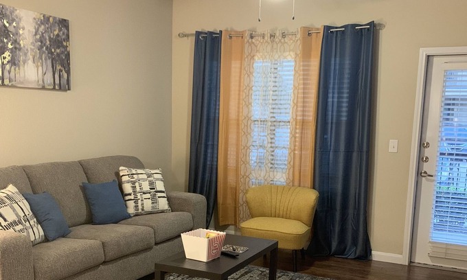 Wetmore Apartment | 1bdr near the RIM. Cozy bed and spa bath