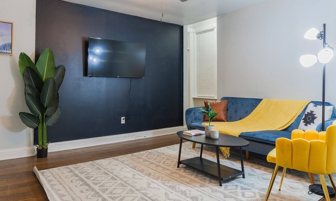 Allentown Apartment | 1Bed in Allentown+Club+WorkDesk+Shopping+DT+Bar