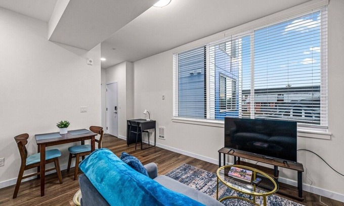 South Tacoma Apartment | 1BR/1BA Chic Apartment near Hospitals