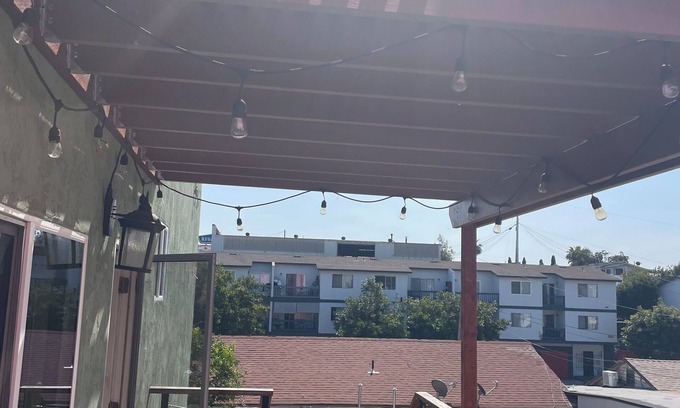 Golden Hill House | 1br/1ba newly renovated, newly furnished downstairs unit of a duplex