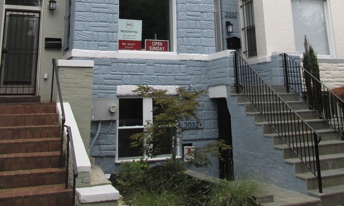 Bloomingdale Apartment | 1br-1ba Quiet Street in Bloomingdale NW-Blocks from Metro, Shops and Parks.