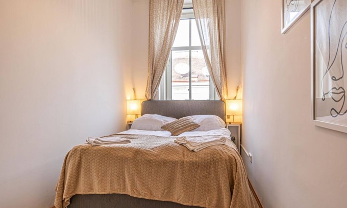 Neulerchenfeld Apartment | 1BR Apt. Urban Oasis by Stadthalle