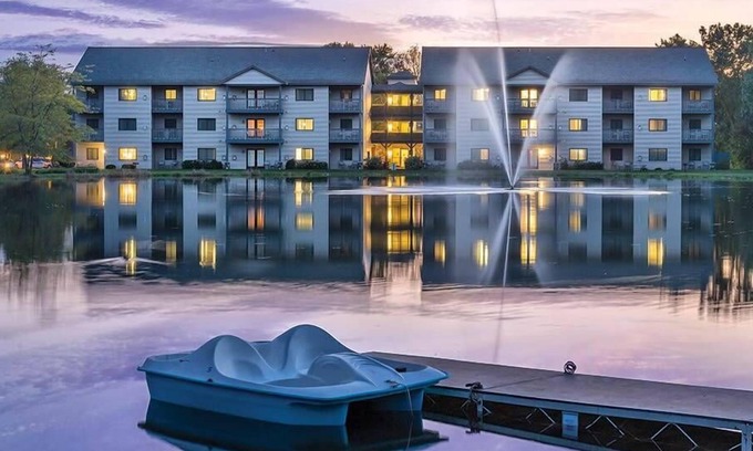 Lake Delton Condo | 1br Deluxe Condo in Tranquil Wilderness Setting