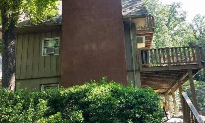 Chimney Rock Ski Chalet | 1BR Garden View 1 Bottom floor of Chalet - Hot tub- Grill