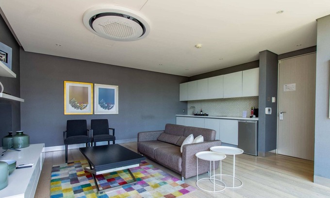 Alvaro Obregon Condo | 1BR Master Suite Summ