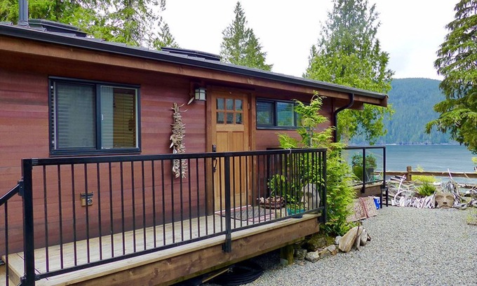 Port Renfrew Cottage | 1BR - Ocean View - Pet Friendly - Sleeps 4