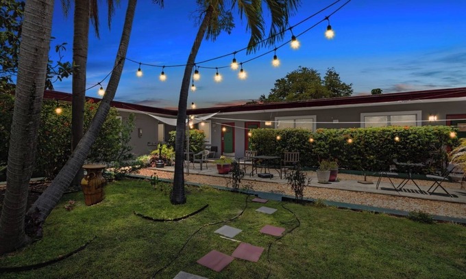 Downtown Hollywood Apartment | 1BR Studio w/Parking, Bbq, Garden Hollywood