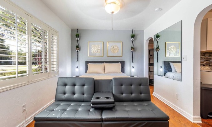 Orlando House | 1BR Urban Escape Fast Wi-Fi + Pet-Friendly