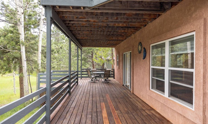 Woodland Park Apartment | 1BR Walkable Cozy Tuckaway 1/2mi Park, 1mi to DT, 8min Charis License: 332032