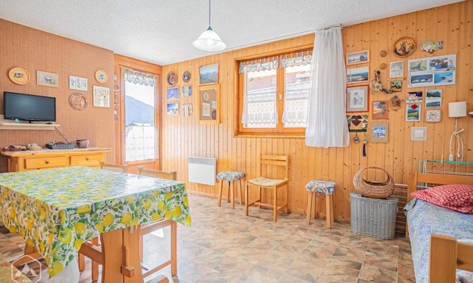 Aussois Apartment | 1st floor, balcony, tv, ski locker, 37m², Aussois