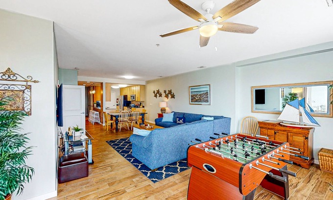 Sandbridge Condo | 1st-floor condo near the beach with balcony, grills, outdoor pool & gym