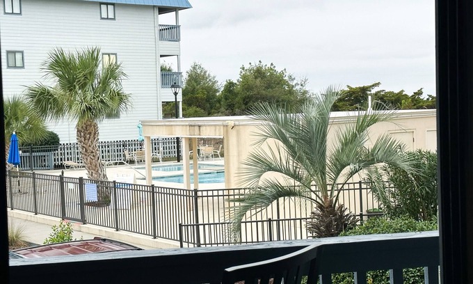 Tybee Island Condo | 1st floor. Just steps to pool and beach access!