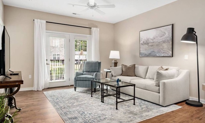 Westerville Apartment | 1st Floor Monthly 2BR Near Intel + Data Centers