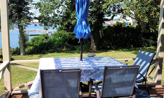 Fairhaven Apartment | 2/1 apt, 2nd FL own entrance in Fairhaven, MA, dogs ok, WiFi, Full Kitchen