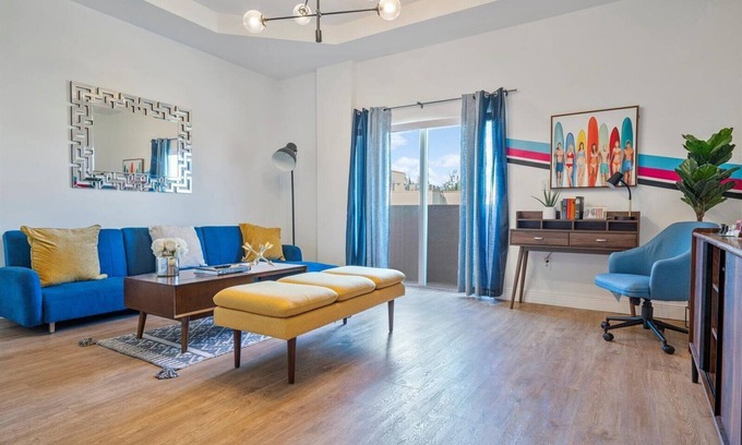 Flagami Condo | 2/2 1/2 Miami 10 Mins to Miami Airport 421