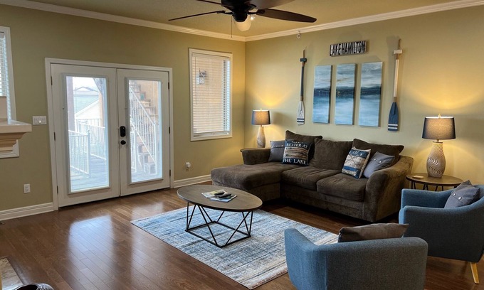 Lake Hamilton Condo | 2/2 Condo on Lake Hamilton - Great Location! 10% discount on 7 night rental