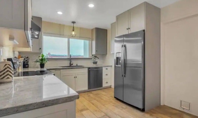 Marina House | 2 Aquarium passes! Newly remodeled home near beach!