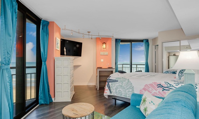 Myrtle Beach Condo | 2 BALCONIES/DIRECT OCEANFRONT/PET FRIENDLY/CORNER UNIT/BEST VIEW/GREAT RESORT