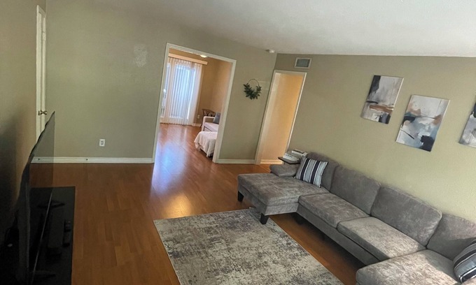 Houston Apartment | 2-bd condo in Galleria HTX with Pool, WiFi