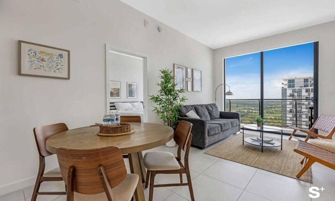 Doral Condo | 2 BD Downtown Doral Condo | Free Parking