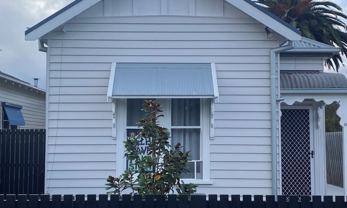 Geelong West Cottage | 2 bdrm, family friendly, Comfy Cottage in walking distance to….