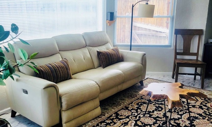 East Gate House | 2 bdrm private quiet house, full kitchen, 2 to 4 guests. Centrally located
