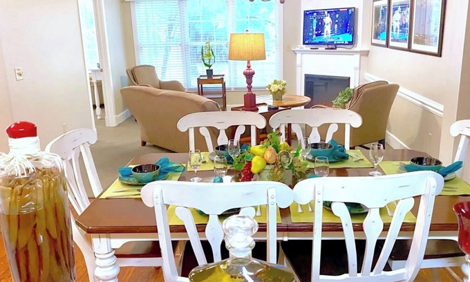 Lackey House | 2 bdrm Townhome with Incentives!n