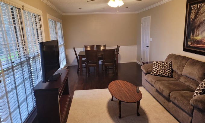 Guntersville House | 2. Beautiful lakeview home in Guntersville