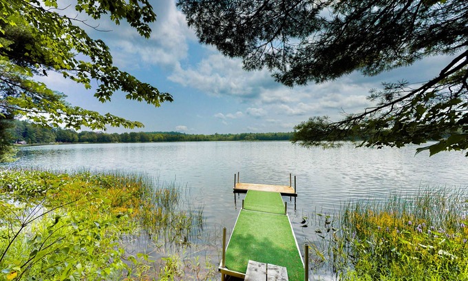 Franklin House | 2 beautifully designed, off-the-grid homes with amazing lakefront views & access