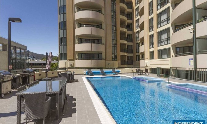 Braddon Apartment | 2 Bed 2 Bath Apartment in Braddon ACT - Pool, Gym, 1 Car Space