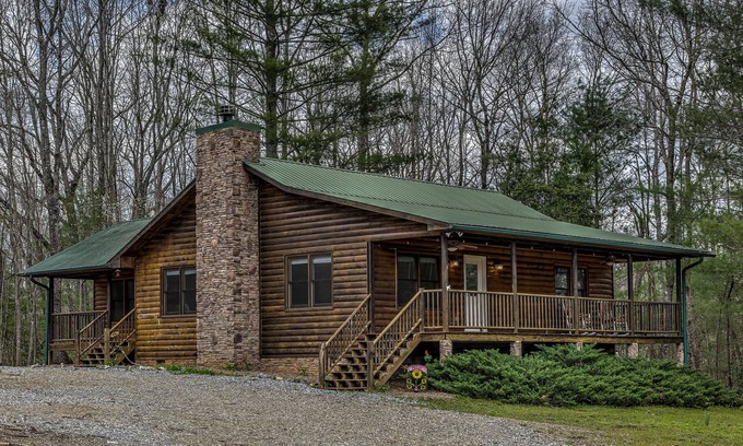 Blairsville Cabin | 2 Bed 2 Bath in the Blue Ridge Mtns.