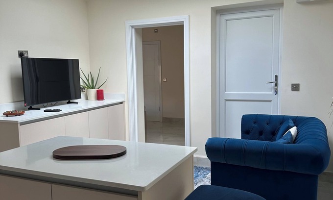 Runnymede House | 2 Bed Annexe in Surrey/Egham/Heathrow/Windsor