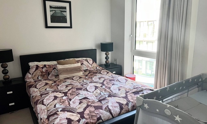 London Borough of Hounslow Apartment | 2 bed Flat in Kew Bridge